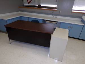 lot 48 image: 5 x 12 Short counter with cabinets, desk and file cabinet