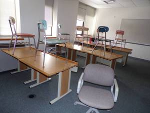 lot 72 image: Room 305 includes all contents