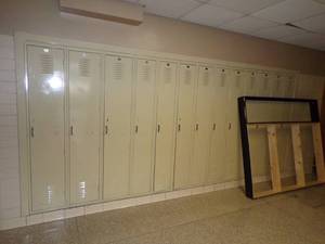 lot 89 image: Wall of Metal Student Lockers
