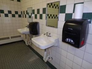 lot 101 image: Mens Bathroom includes all contents