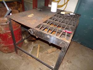 lot 105 image: Welding Table