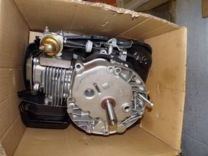 lot 123 image: Kohler Courage XT-7 Motor,  used by classroom may or may not run or be complete