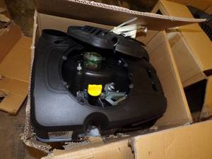 lot 125 image: Kohler Courage XT-7 Motor,  used by classroom may or may not run or be complete