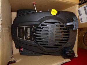 lot 126 image: Kohler Courage XT-7 Motor,  used by classroom may or may not run or be complete