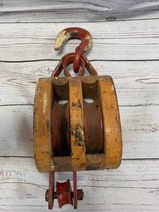 lot 5 image: Vintage Wood  Metal Double Pulley Block & Tackle