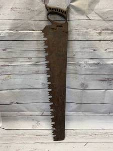 lot 14 image: Antique Ice Saw with Cast Iron Handle 31 12 Long