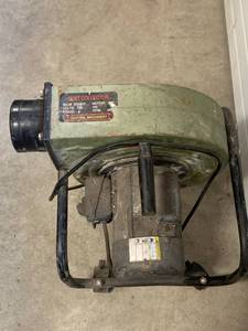 lot 19 image: Central Machinery Dust Collector
