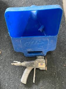 lot 46 image: Marshalltown Drywall Texture Hopper & Gun