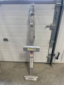lot 85 image: Werner Ladder Jack