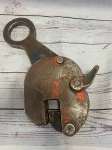 lot 102 image: Inter Product Steel Beam Lifting Clamp $399 Retail