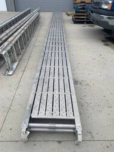 lot 107 image: 28 Foot Long Scaffolding