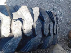 lot 9 image: 12.5 x 16 Drestone commercial fork lift backhoe tires
