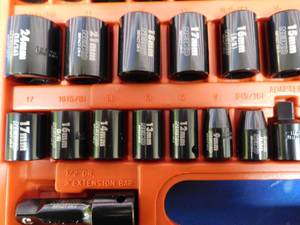 lot 7 image: 12 INCH AIR IMPACT SOCKET SET