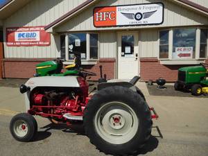 lot 2 image: FORD 2N CUSTOM TRACTOR FORD FIESTA ENGINE AND TRANSMISSION