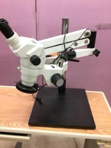 lot 2 image: WOW MSRP $1500 OMANO POWER BINOCULAR With SWF 10x22 eyepeices ZOOM STEREO INSPECTION GEMOLOGY ENGRAVERS MICROSCOPE - ARTICULATING BOOM STAND & LED LIGHT RING - EXCELLENT WORKING CONDITION
