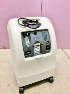 lot 24 image: Invacare Perfecto2 V Oxygen Concentrator -&nbspFeatures Invacare SensO2 oxygen monitor designed to reduce unscheduled maintenance ONLY 3100 HOURS EXCELLENT WORKING CONDITION