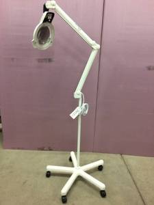 lot 34 image: WOW MSRP $750 &nbspPhilips Burton EM60 Mobile Lighted Drift Free Magnifier with Floorstand ON WHEELS - EXCELLENT WORKING CONDITION