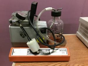 lot 36 image: MSRP $900&nbspGomco Model 300 AC Tabletop Aspirator Suction Pump Compressor&nbspby&nbspAllied Healthcare - Great Working Condition