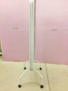 lot 57 image: Winco 3130 Folding 3 Panel Medical Privacy Screen standard white vinyl - EXCELLENT CONDITION