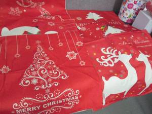 2 Sets of 6 Holiday Zip18x18 Throw ...