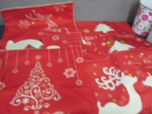 2 Sets of 6 Holiday Zip18x18 Throw ...