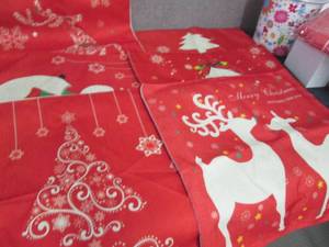 2 Sets of 6 Holiday Zip18x18 Throw ...