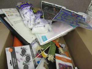 Assorted Halloween Dcor, Screen P...