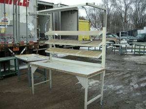 lot 52 image: Heavy Duty WorktableStation