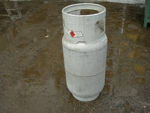 lot 61 image: Forklift Propane Cylinder