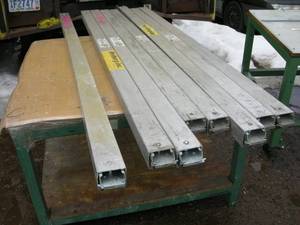 lot 68 image: 8 Kinedyne Series EA Beams