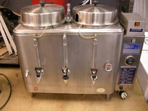 lot 81 image: Cecliware Automatic Coffee Urn