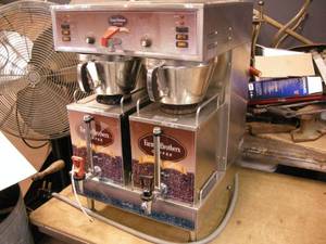 lot 79 image: Farmer Brothers Dual Coffee Maker