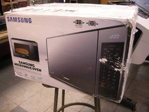 lot 83 image: Samsung Microwave Oven