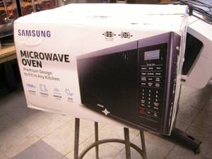 lot 84 image: Samsung Microwave Oven