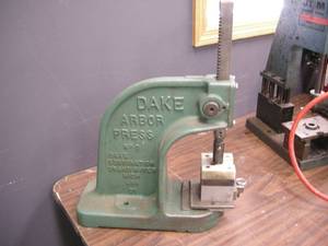 lot 16 image: Dake Arbor Press No.0, no handle