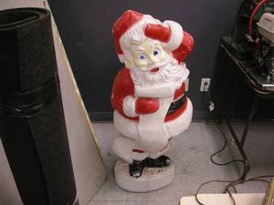 lot 101 image: Plastic Santa