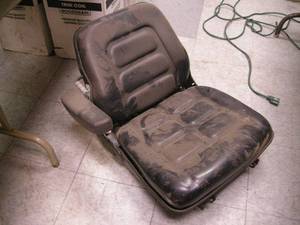 lot 103 image: Grammer GS12 ForkliftEquipment Seat