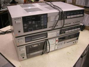 lot 119 image: Vintage Sony 3pc Stereo Set