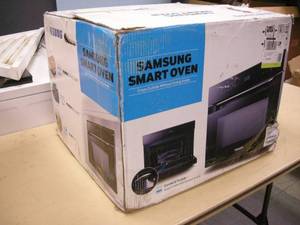 lot 125 image: Samsung Microwave Oven