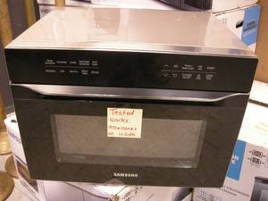 lot 129 image: Samsung Microwave Oven