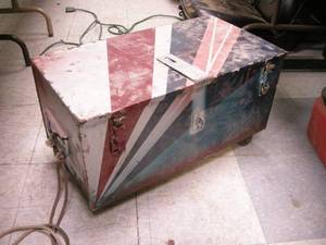 lot 147 image: Rolling Metal Cabinet