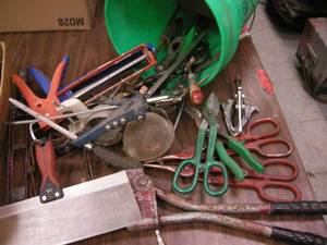 lot 153 image: Misc Hand Tools Bucket
