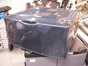 lot 212 image: Samsung Laundry WasherDryer Pedestal