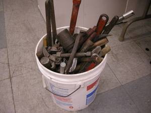 lot 187 image: Bucket of Hand Tools