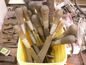 lot 189 image: Bucket Files and Punches