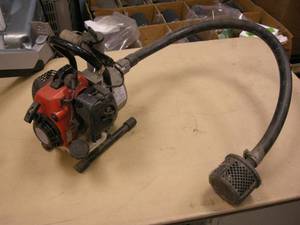 lot 195 image: Mitsubishi TLE20 Gas Water Transfer Pump