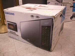 lot 205 image: Samsung Microwave Oven