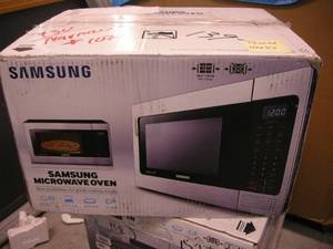 lot 207 image: Samsung Microwave Oven