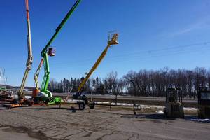 lot 7 image: Bil Jax Model XLB 4232 Tow Behind Boom Lift