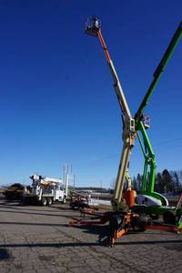 lot 2 image: 2008 JLG T500J Tow Pro Tow Behind Boom Lift